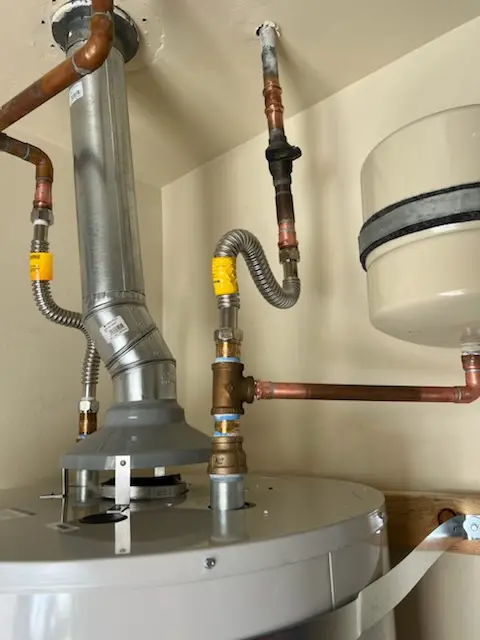 Water heater installation and plumbing repair in Del Paso vale